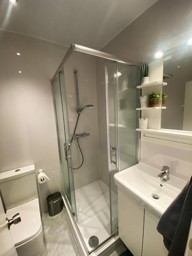 Lovely One Bedroom Flat In The Heart Of Лондон Екстериор снимка