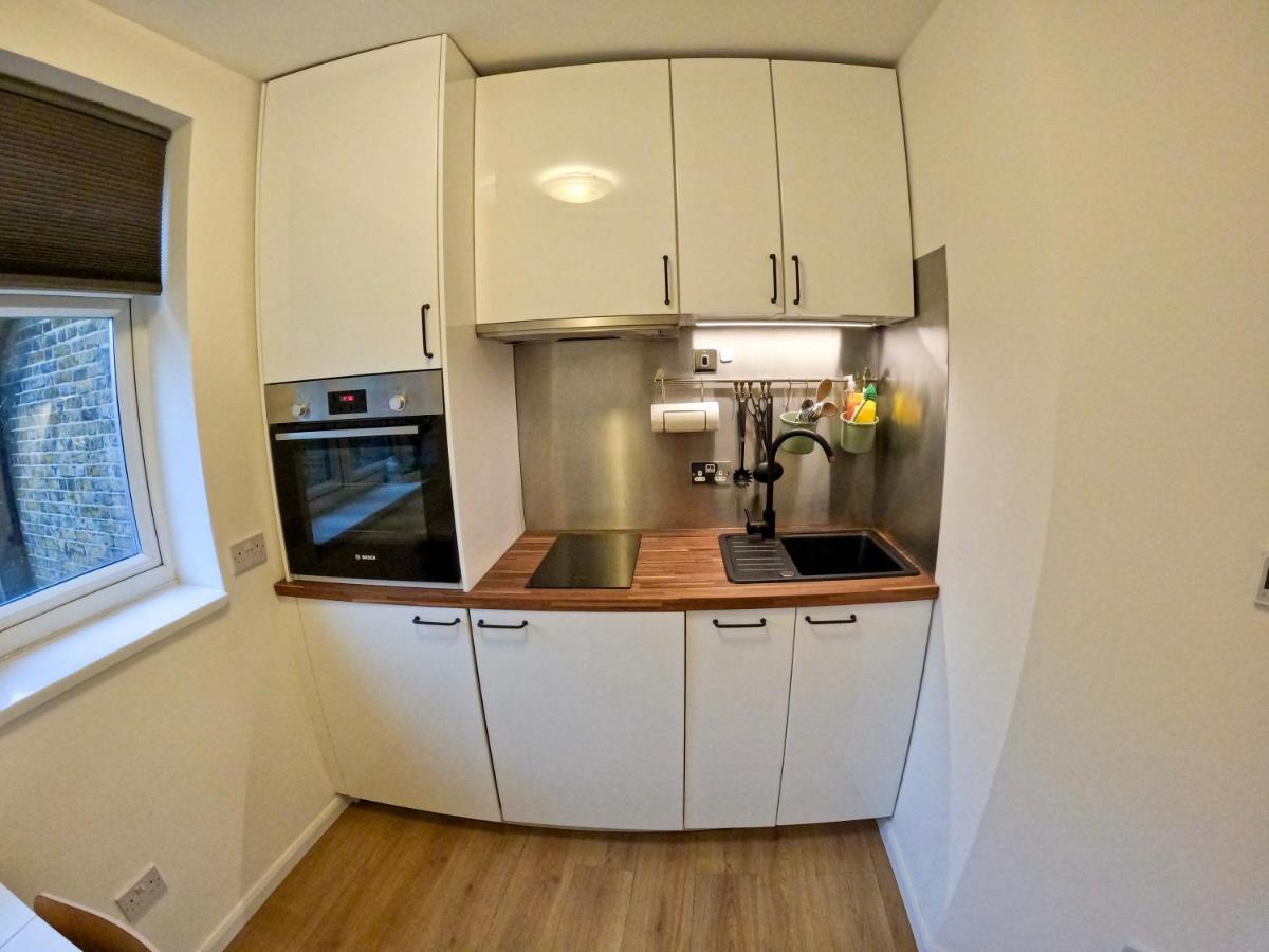 Lovely One Bedroom Flat In The Heart Of Лондон Екстериор снимка