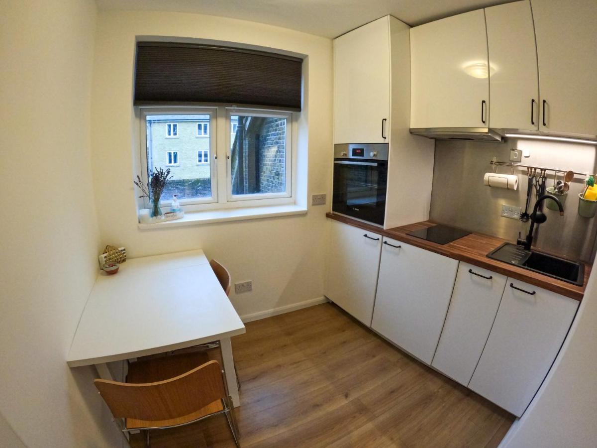 Lovely One Bedroom Flat In The Heart Of Лондон Екстериор снимка