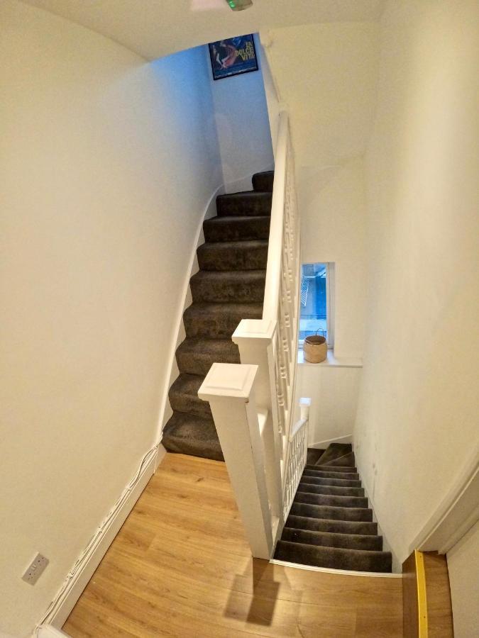 Lovely One Bedroom Flat In The Heart Of Лондон Екстериор снимка