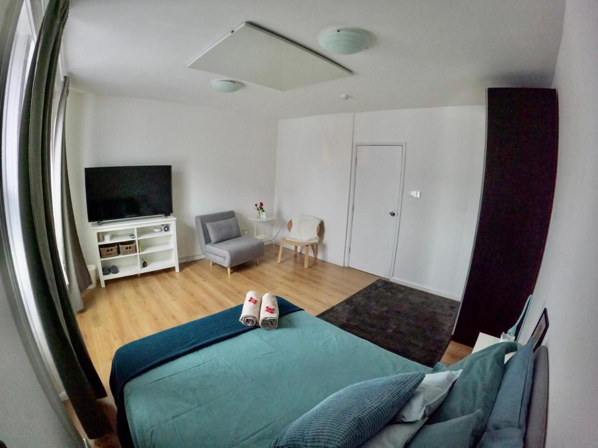 Lovely One Bedroom Flat In The Heart Of Лондон Екстериор снимка